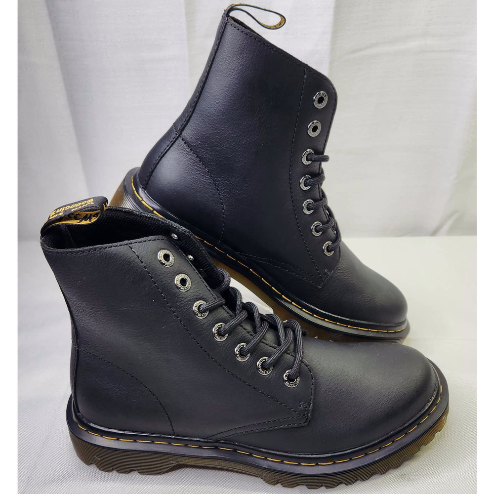 Dr. Martens Women's Luana Black Leather Lace-Up Combat Ankle Boots Size 8 NWOT